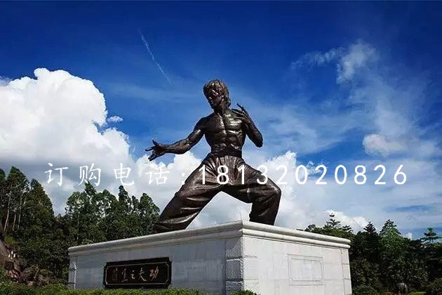 李小龍銅雕，廣場(chǎng)李小龍銅雕