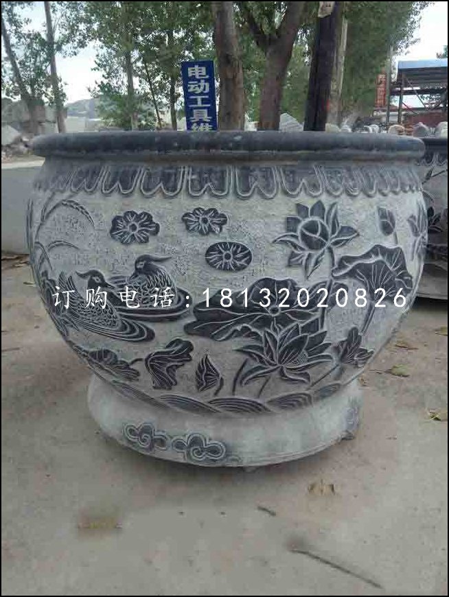 荷花石浮雕水盆，青石水缸