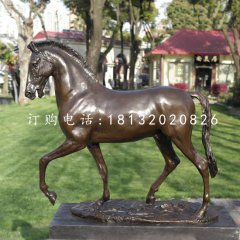 走路的馬銅雕，公園動物銅雕